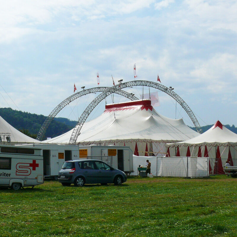 bogenmastenzelt04_32x32m