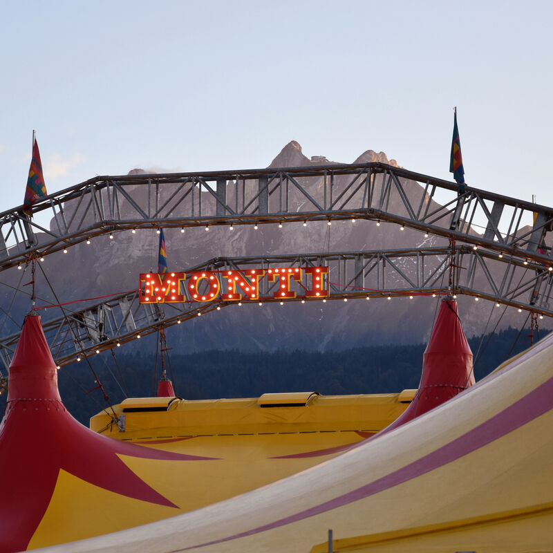 monti-club05